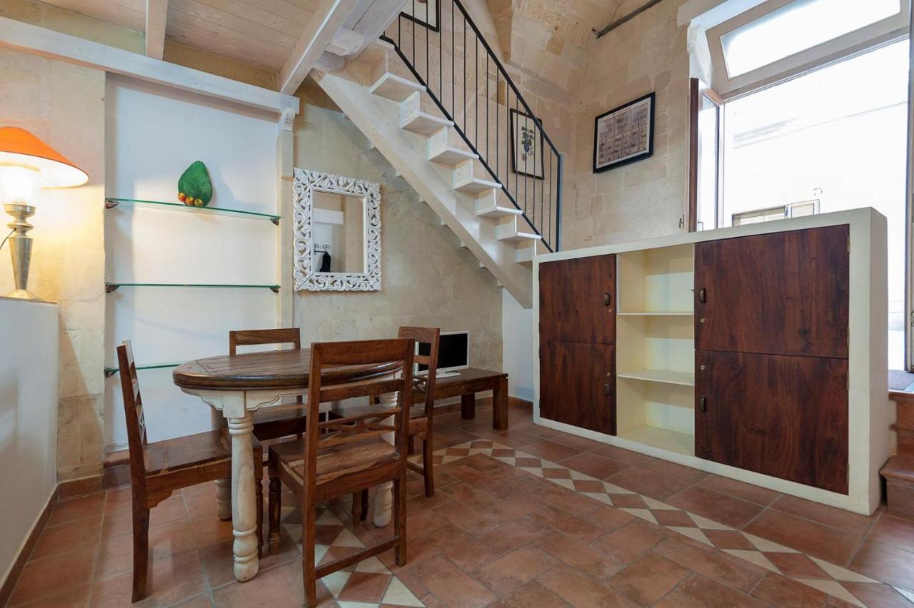 Dimora Dei Baroni Apartment Lecce Exterior photo